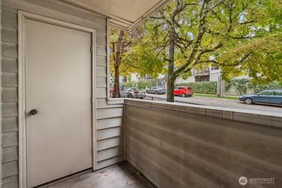 9512 1st Avenue NE #202, Seattle, WA 98115 - Photo 14