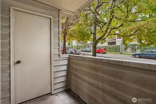 9512 1st Ave NE, Seattle, WA 98115 - Photo 14