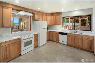 1083 Puget Drive E, Port Orchard, WA 98366 - Photo 26