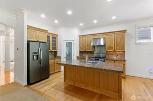 912 S 38th Ct, Renton, WA 98055 - Photo 12