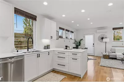 225 24th Avenue, Seattle, WA 98122 - Photo 10