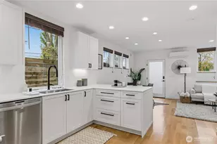 225 24th Ave, Seattle, WA 98122 - Photo 10