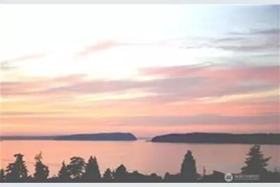 660 Campbell Avenue, Mukilteo, WA 98275 - Photo 2