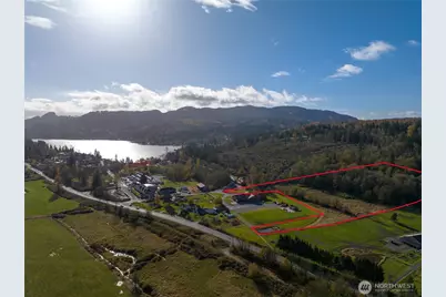 16818 W Big Lake Boulevard, Mount Vernon, WA 98274 - Photo 2