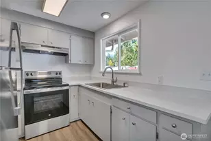 10502 108th Ave SW, Tacoma, WA 98498 - Photo 8