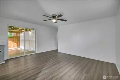 10502 108th Avenue SW, Tacoma, WA 98498 - Photo 6