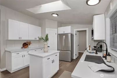 813 Nisqually Park Drive SE, Olympia, WA 98513 - Photo 10