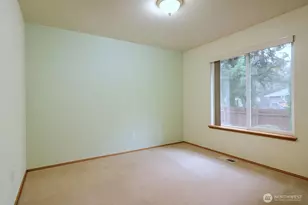 101 E Mountain View Dr, Allyn, WA 98524 - Photo 14