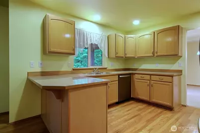 101 E Mountain View Drive, Allyn, WA 98524 - Photo 8