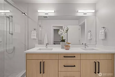 105 E NW 39th Street, Seattle, WA 98107 - Photo 20