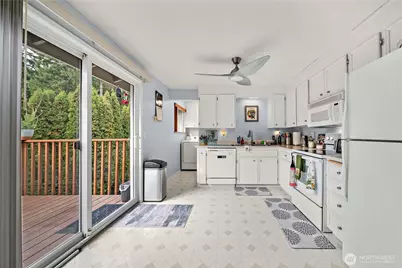 8323 Cirque Drive W #4, University Place, WA 98467 - Photo 10