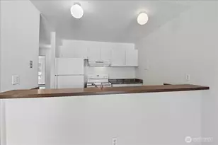 17431 Ambaum Blvd S, Seattle, WA 98148 - Photo 8