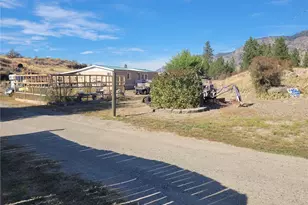 20 Round Up Rd, Oroville, WA 98844 - Photo 2