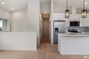 3205 19th St, Everett, WA 98201 - Photo 8