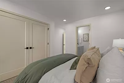 3605 Linden Avenue N, Seattle, WA 98103 - Photo 18