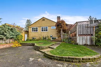 12011 67th Avenue S, Seattle, WA 98178 - Photo 2