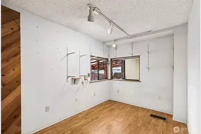 12011 67th Avenue S, Seattle, WA 98178 - Photo 12