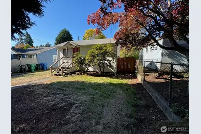 10019 Interlake Avenue N, Seattle, WA 98133 - Photo 2