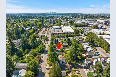 10019 Interlake Avenue N, Seattle, WA 98133 - Photo 4