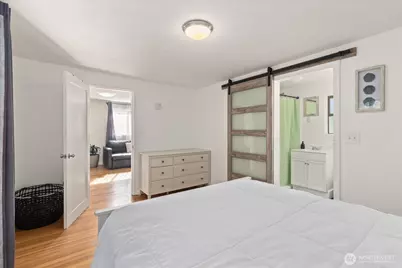 10019 Interlake Avenue N, Seattle, WA 98133 - Photo 16