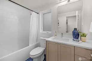 1412 N 47th St, Seattle, WA 98103 - Photo 8