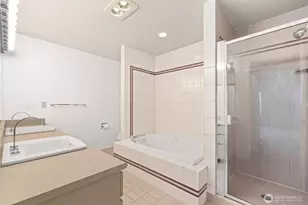 2410 Aurora Ave N, Seattle, WA 98109 - Photo 18