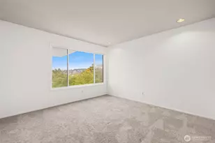 2410 Aurora Ave N, Seattle, WA 98109 - Photo 16