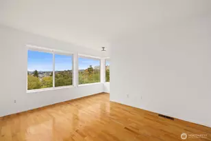 2410 Aurora Ave N, Seattle, WA 98109 - Photo 14