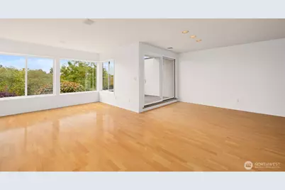 2410 Aurora Avenue N #105, Seattle, WA 98109 - Photo 4