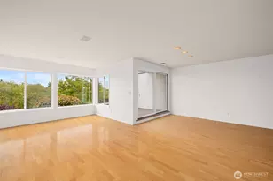 2410 Aurora Ave N, Seattle, WA 98109 - Photo 4