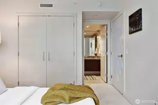 588 Bell St, Seattle, WA 98121 - Photo 16