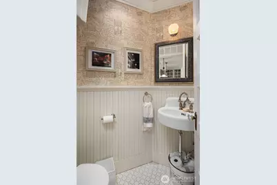 1229 9th Avenue W, Seattle, WA 98119 - Photo 18