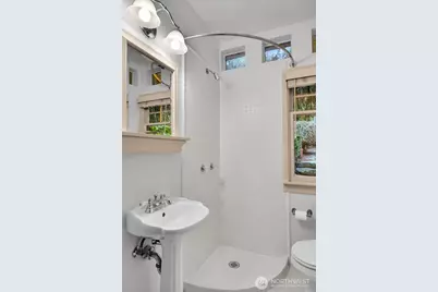 1512 10th Avenue W, Seattle, WA 98119 - Photo 10