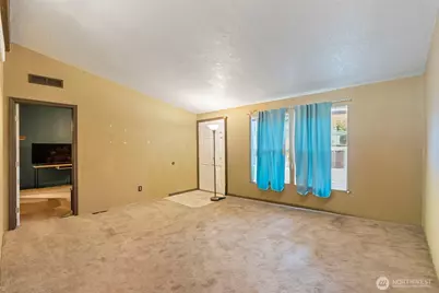 1009 Lord Street, Kelso, WA 98626 - Photo 4