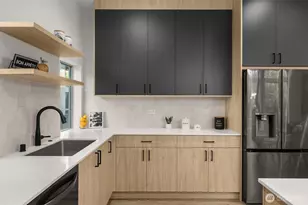 1203 H N Allen Pl, Seattle, WA 98103 - Photo 10