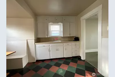 530 E Pioneer, Puyallup, WA 98372 - Photo 12