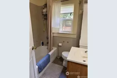 830 NE 67th Street, Seattle, WA 98115 - Photo 12