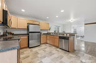 2504 103rd Dr SE, Lake Stevens, WA 98258 - Photo 4