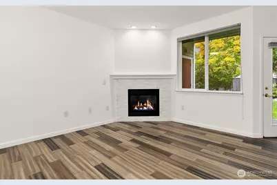 13000 Admiralty Way #L104, Everett, WA 98204 - Photo 4