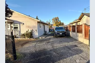 812 Ferry Street, Wenatchee, WA 98801 - Photo 4