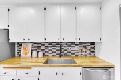 654 W Olympic Place #101, Seattle, WA 98119 - Photo 16