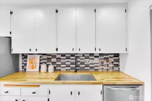 654 W Olympic Pl, Seattle, WA 98119 - Photo 16