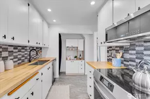 654 W Olympic Pl, Seattle, WA 98119 - Photo 4