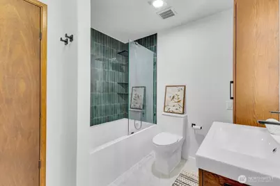 654 W Olympic Place #101, Seattle, WA 98119 - Photo 24