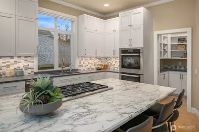 2507 Westmont Way W, Seattle, WA 98199 - Photo 16