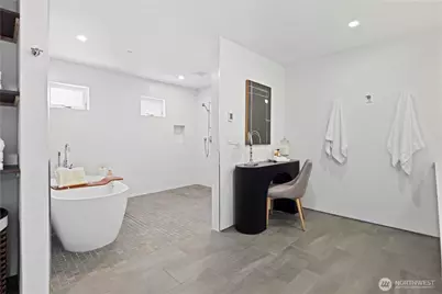 6304 Lakeview Drive, Kirkland, WA 98033 - Photo 20