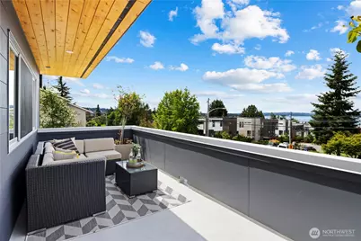 6304 Lakeview Drive, Kirkland, WA 98033 - Photo 18