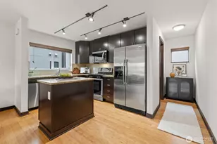 2516 Yale Ave. E., Seattle, WA 98102 - Photo 6