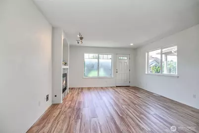 3910 S Holly Street, Seattle, WA 98118 - Photo 4