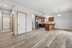 9109 2nd Pl SE, Lake Stevens, WA 98258 - Photo 4